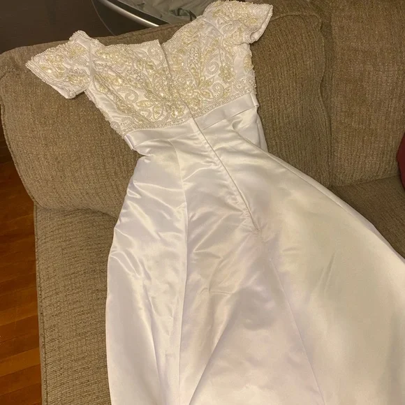 Size 2-4 vintage wedding dress